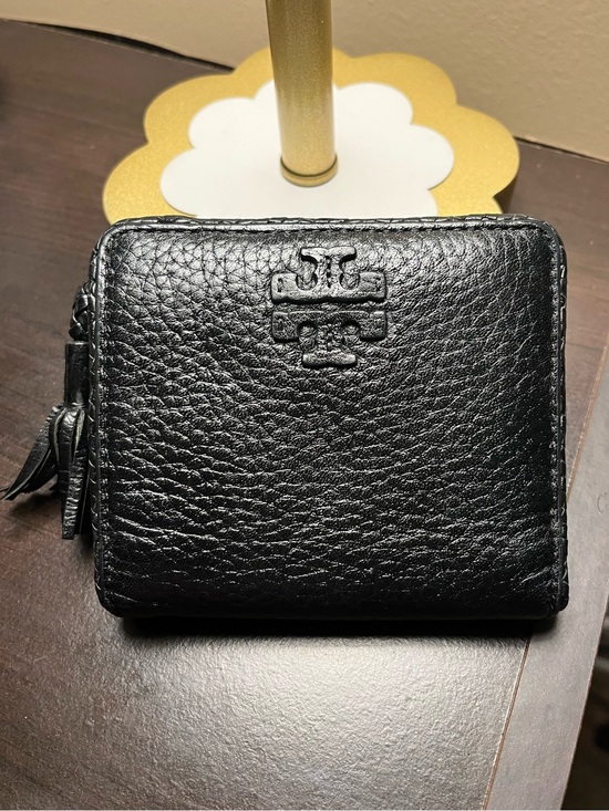 Tory Burch Handbags - Tory Burch Taylor Mini Black Pebbled Leather Zip Wallet EUC